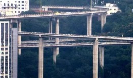 带你吃瓜重庆天桥,带你吃遍地道重庆小吃