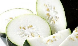 重庆主播吃瓜,趣味横生直播秀引网友热议