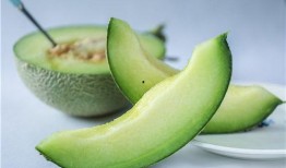 巴西蜜瓜怎么吃,从清新沙拉到甜蜜甜品