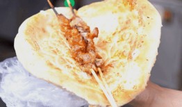 吃蜜瓜配馕,探寻新疆特色美食的完美搭配