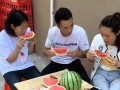 吃瓜比赛幽默,笑果连连！一场吃瓜比赛的欢乐盛宴