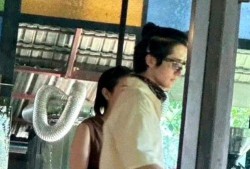 吃瓜塌房艺人,吃瓜塌房事件揭秘艺人生涯起伏