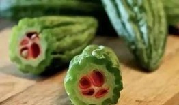 收手机吃瓜,收瓜吃瓜两不误