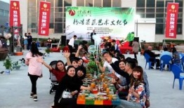 早上吃瓜的群众,揭秘早间吃瓜群众的独特生活