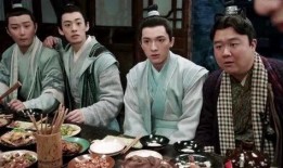 众人吃瓜看戏,共赏戏中戏