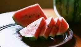 夏吃瓜和秋吃果,夏享瓜香，秋品果韵