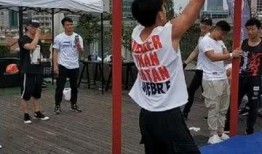 吃瓜群众打球视频图片,吃瓜群众变身运动达人，精彩瞬间尽收眼底