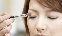 大号化妆小号吃瓜,揭秘网红幕后生活