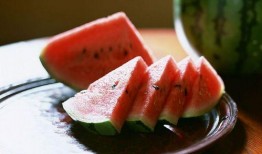 夏天吃瓜的诗词